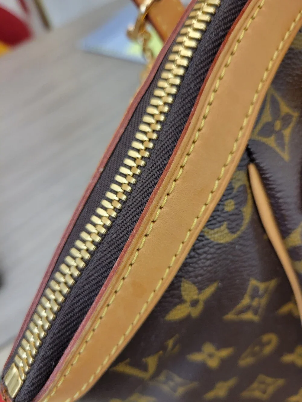 Louis Vuitton Tivoli GM Tote Bag